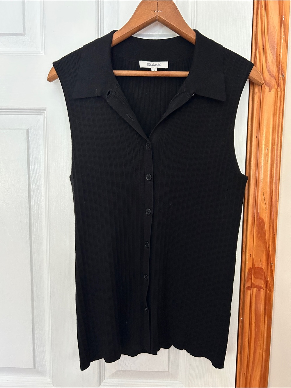Madewell Black Ribbed Sleeveless Button-Down Shirt